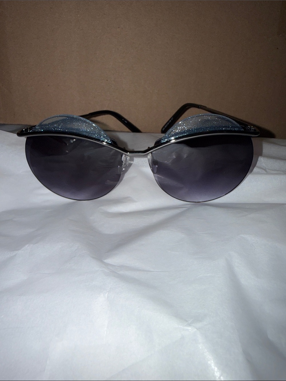 Glitter Accent Black Round Women's Sunglasses